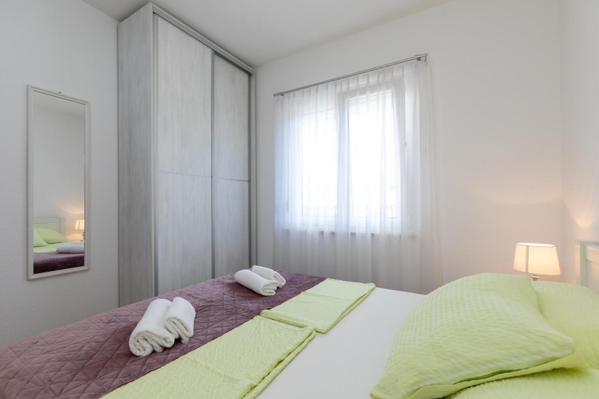 Apartments Lidija Matosevic 波雷奇 外观 照片